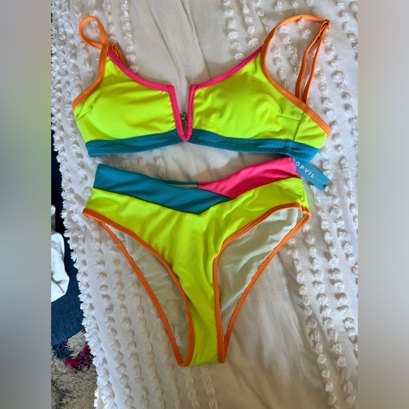 3 Brand New Cupshe Bikinis - Picture 3 of 6